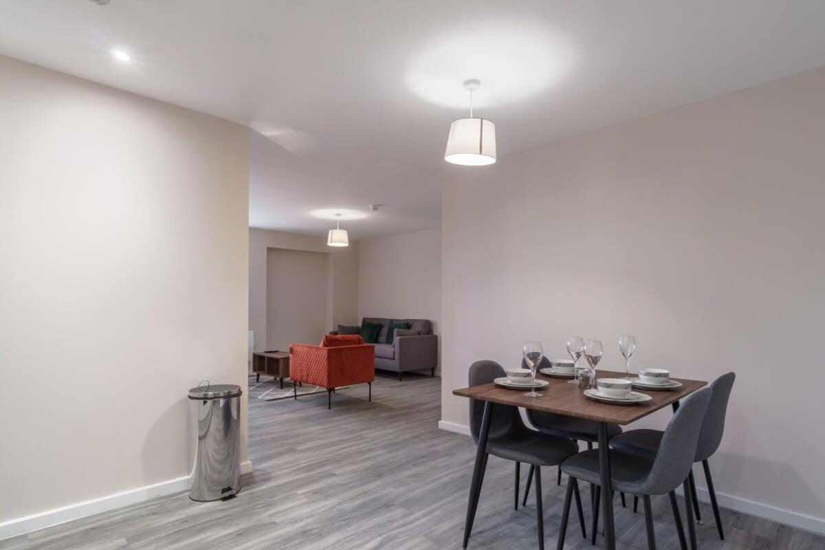 Bright 2 Bed Apartment Manchester - Sleeps 4 Exterior foto