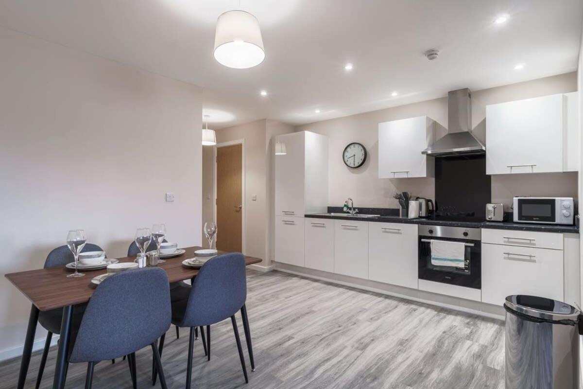 Bright 2 Bed Apartment Manchester - Sleeps 4 Exterior foto